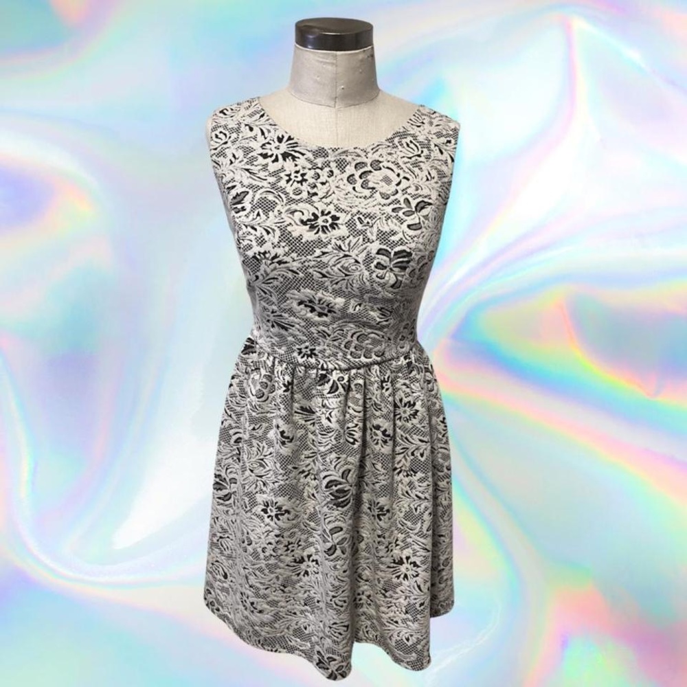 Texture Lace Pattern Cocktail Dress, Size Medium